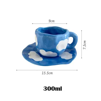 Японската Ръчно рисувани Синьо Небе и бели Облаци Чашата за Кафе с Блюдцем Керамични Чаена Чаша Ръчна изработка на Набор от Блюдец Сладък Подарък За Нея